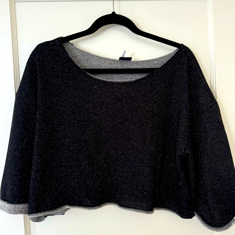 Crop top with 3/4 sleeves